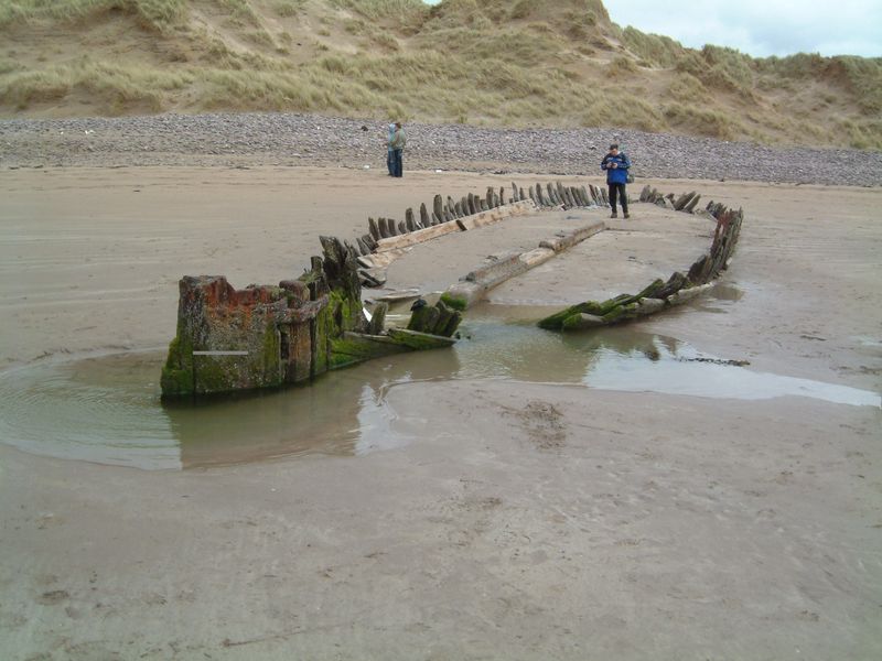 Altes Boot am Rossbeigh Strand