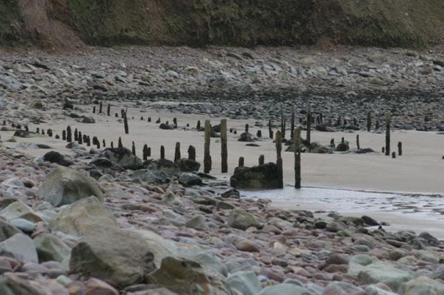 Reste eines Boots an Rossbeigh Strand