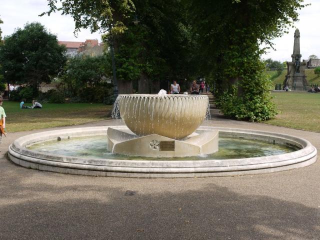 Brunnen